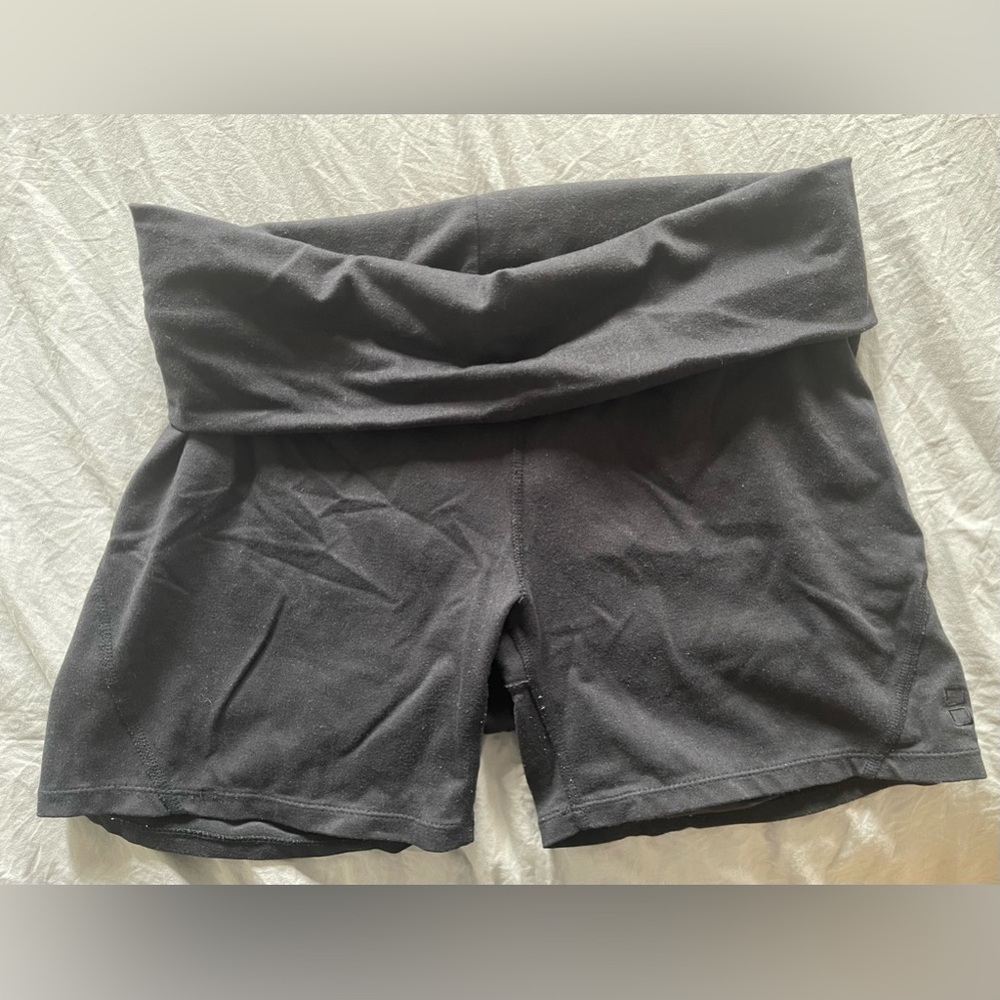 GUC Yoga shorts by Lucy, Sz.M in Blk